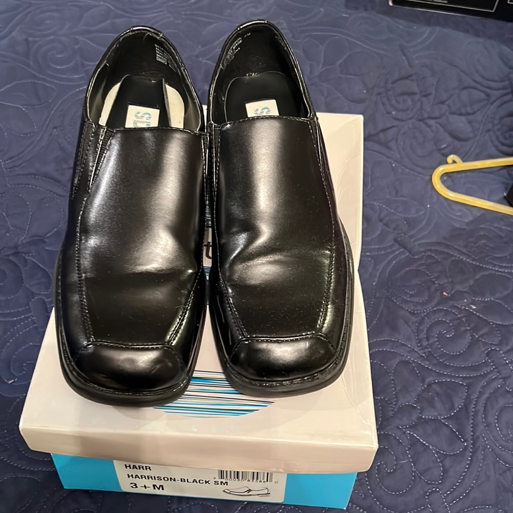 Scott David boys black slip on dress shoes size 3 like new